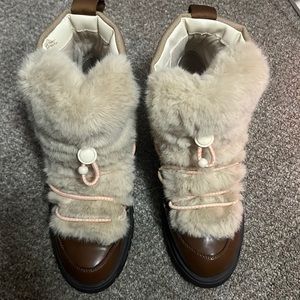 Furry winter boots